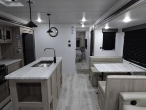 Della Terra 272RL Photo