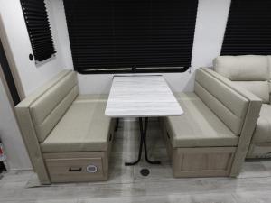 Della Terra 272RL Photo