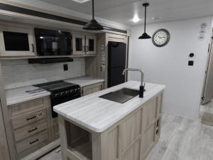 Della Terra 272RL Photo