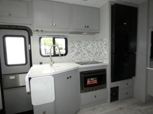 Entourage 340BH Photo
