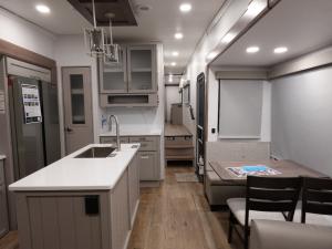 Avenue 39MBR Photo