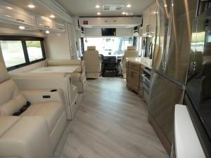 Vacationer 35K Photo