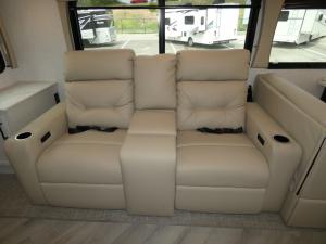 Vacationer 35K Photo