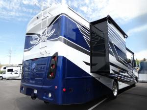 Vacationer 35K Photo