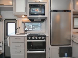 Chateau 22E Chevy Photo