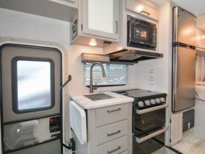 Chateau 22E Chevy Photo