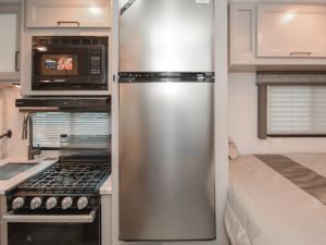 Chateau 22E Chevy Photo