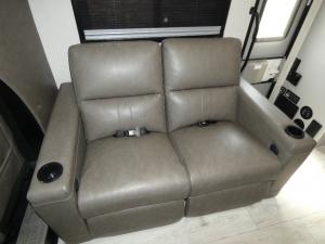 Entourage 320LV Photo