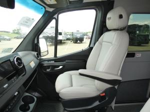 Strada-ion Tour AWD Photo