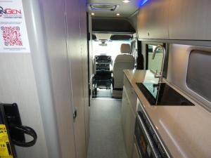 Strada-ion Tour AWD Photo
