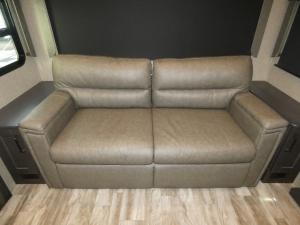 Reflection 337RLS Photo