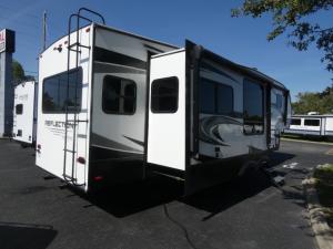 Reflection 337RLS Photo