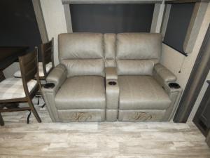 Reflection 337RLS Photo