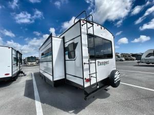 Passport Super Lite 2870RL Photo