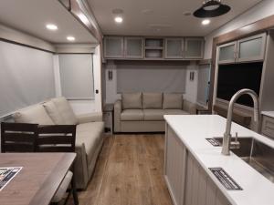 Avenue 39MBR Photo
