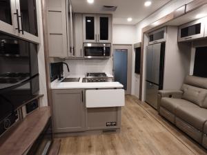 Valor 40V13 Photo
