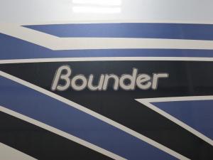 Bounder 36F Photo
