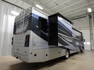 Bounder 36F Photo