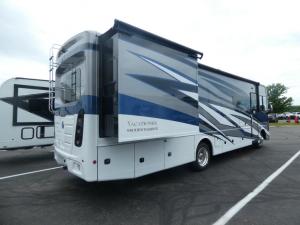 Vacationer 33C Photo