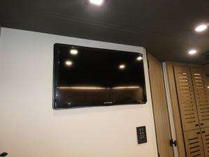 Lineage Series F 31ZW Photo