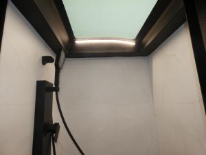 Lineage Series F 31ZW Photo