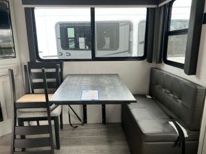 Cougar Half-Ton 27SGS Photo