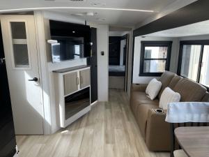 Salem Hemisphere 270FKS Photo