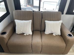 Salem Hemisphere 270FKS Photo