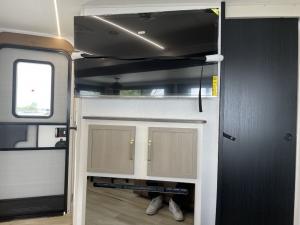 Salem Hemisphere 270FKS Photo