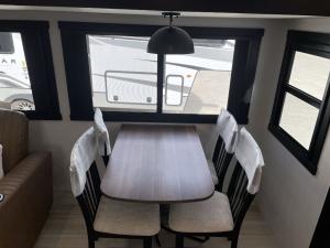 Salem Hemisphere 270FKS Photo