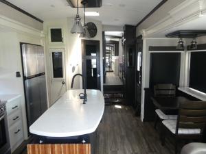 Pinnacle 36FBTS Photo