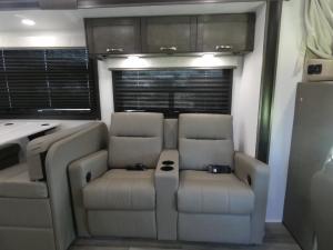 Odyssey 29V Photo