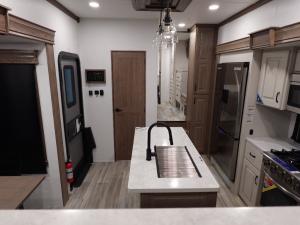 Paradigm 385FL Photo