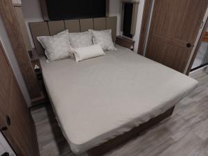 Paradigm 385FL Photo