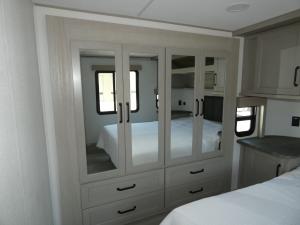 Momentum G-Class 350G Photo