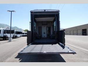 Momentum G-Class 350G Photo