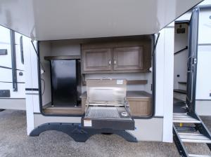 Cougar Half-Ton 29RKS Photo