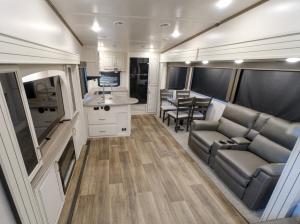 Cougar Half-Ton 29RKS Photo