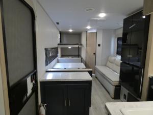 Avenger LE 25BKLE Photo