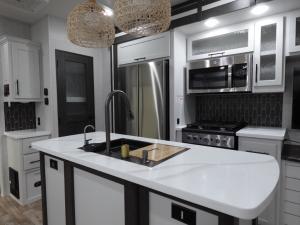 Hampton 372FDB Photo