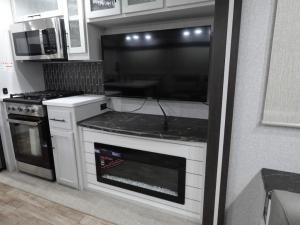 Hampton 372FDB Photo