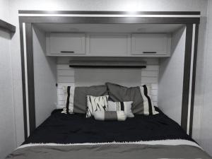 Hampton 372FDB Photo