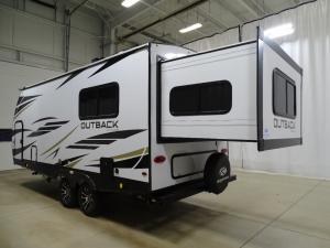 Outback Ultra Lite 210URS Photo