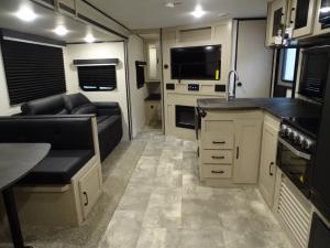 Apex Ultra-Lite 290BHS Photo