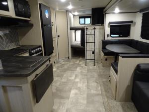 Apex Ultra-Lite 290BHS Photo