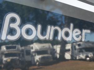 Bounder 35K Photo