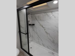 Pinnacle 38FBRK Photo