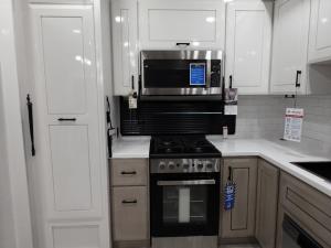 Pinnacle 38FBRK Photo