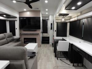 Pinnacle 38FBRK Photo