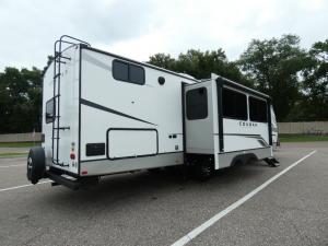 Cougar Half-Ton 34TSB Photo